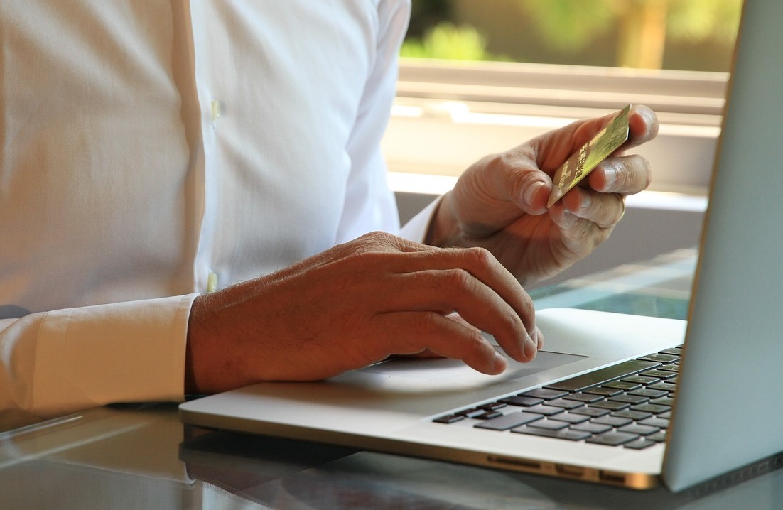 Lee más sobre el artículo ¿Qué es un eCommerce y cómo hacer que funcione?